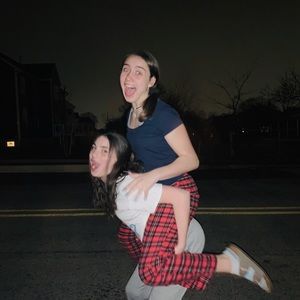 Meet your Posher, Chloe